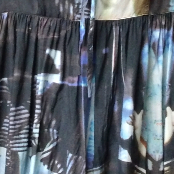 Dress "VINTAGE" w/Faces (Mona LiZa) V Neck w/@ neck & Sleeves & Mesh on V Back - Picture 7 of 8